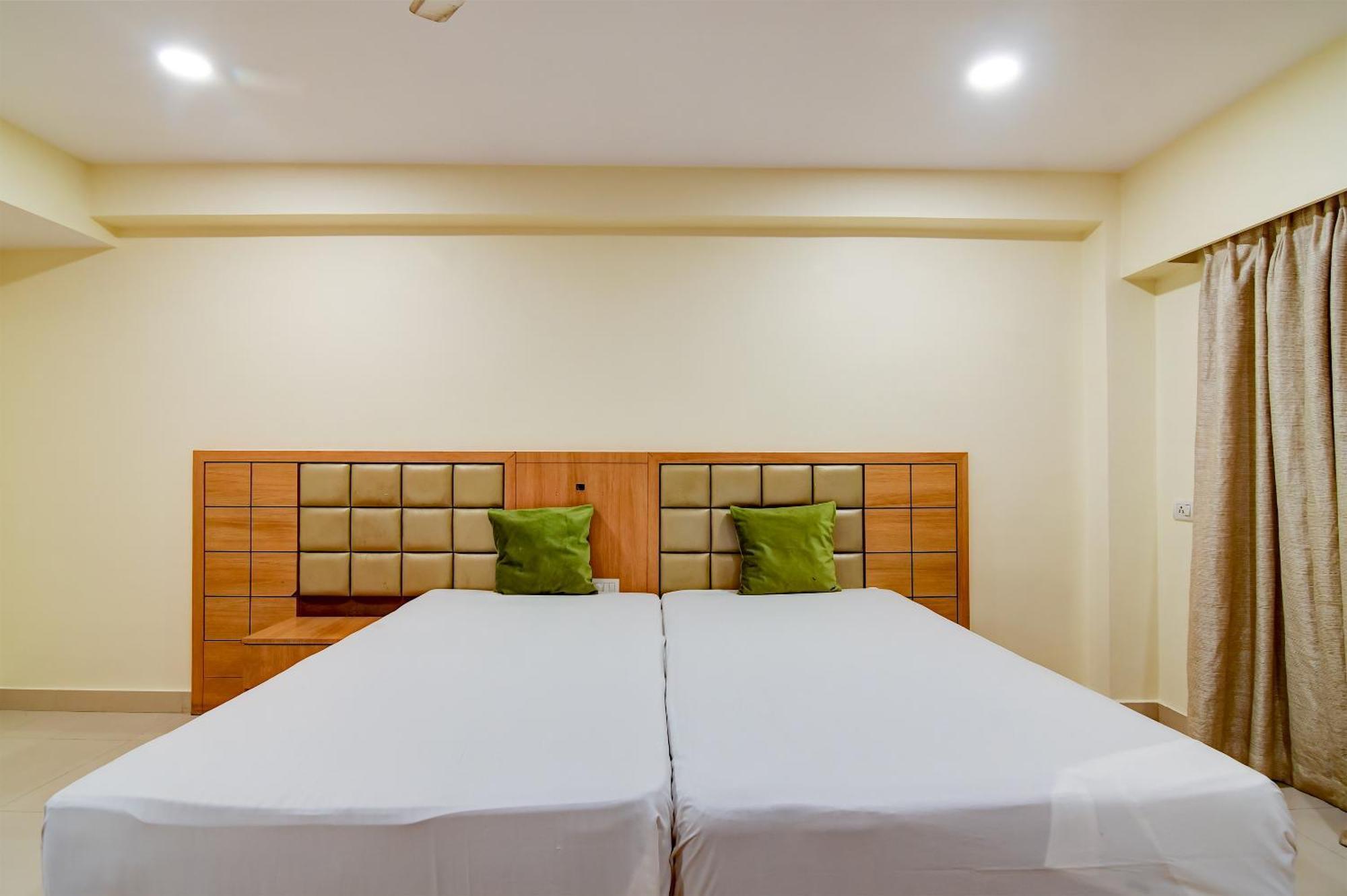 Hotel Urban Asia Калькутта Экстерьер фото
